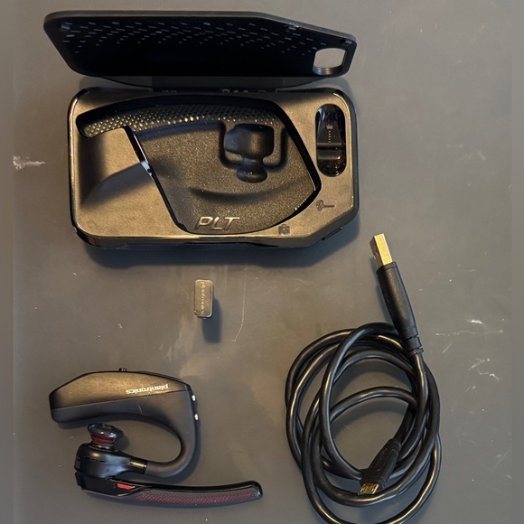 Plantronics Voyager 5200 PLT Bluetooth - Picture 2 of 2